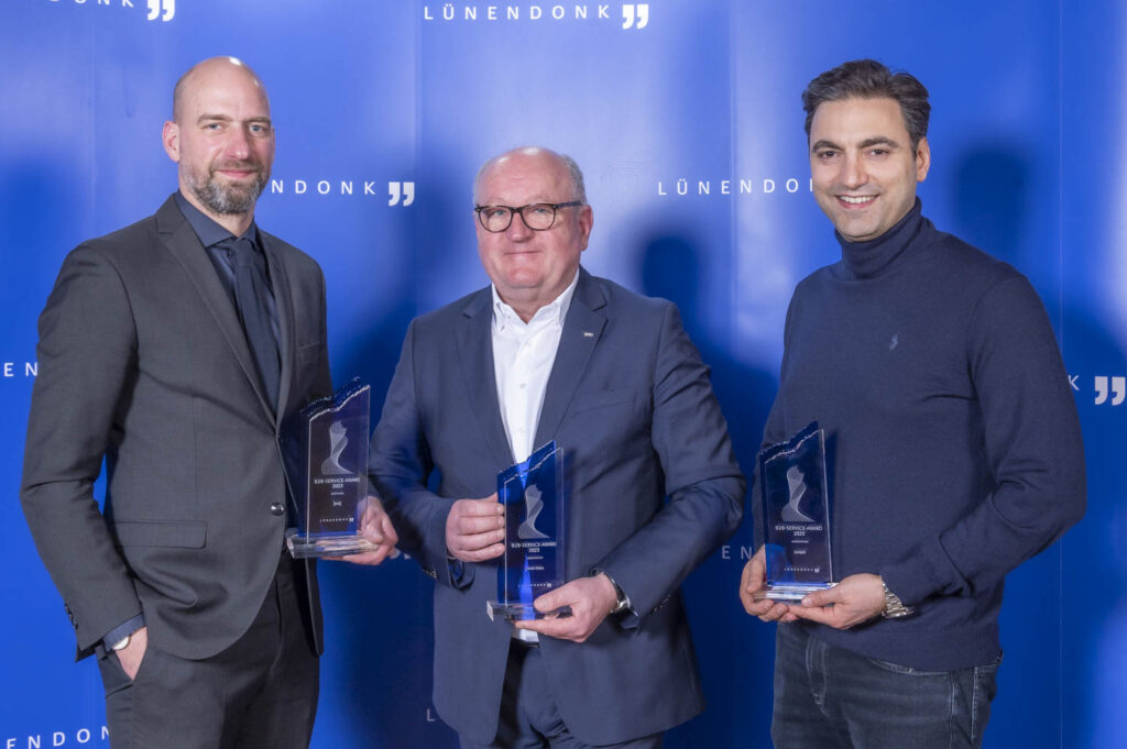 Die Preisträger der Lünendonk-B2B-Service-Awards 2023 (vlnr.): Harald Felling (init AG; Kategorie Leistung); Ulrich Dietz (GFT Technologies SE; Kategorie Lebenswerk) und Cihan Aksakal (Zenjob GmbH; Kategorie Innovation).