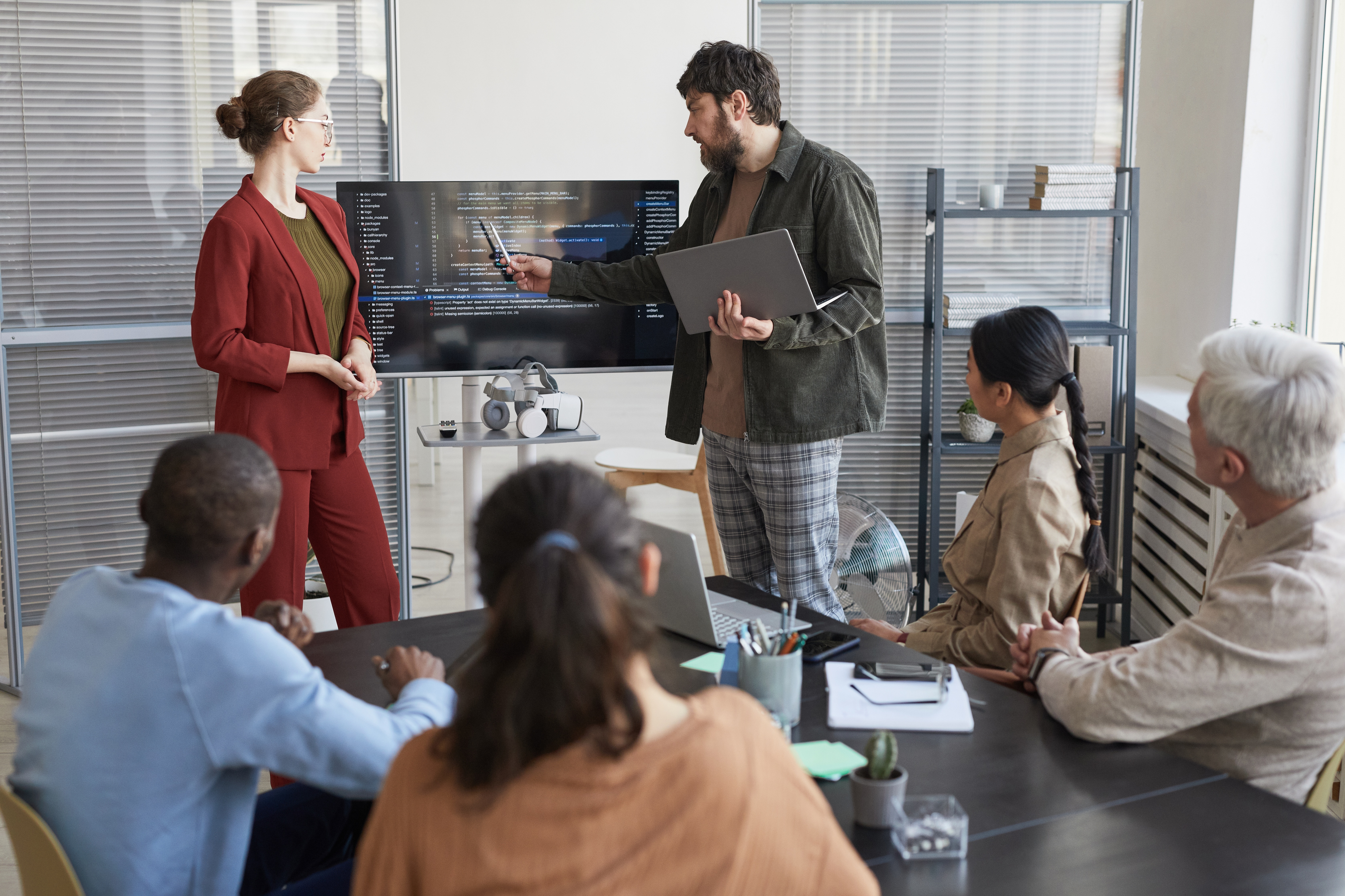 Die Cegos Group, ein internationaler Anbieter von beruflicher Weiterbildung, hat im November 2024 die Übernahme von Interactive Workshops mit Sitz in Großbritannien bekannt gegeben. Der britische Anbieter professioneller Trainingslösungen wird künftig mit Cegos UK unter der Leitung von Jonna Sercombe, Gründerin und CEO von Interactive Workshops, fusionieren.
