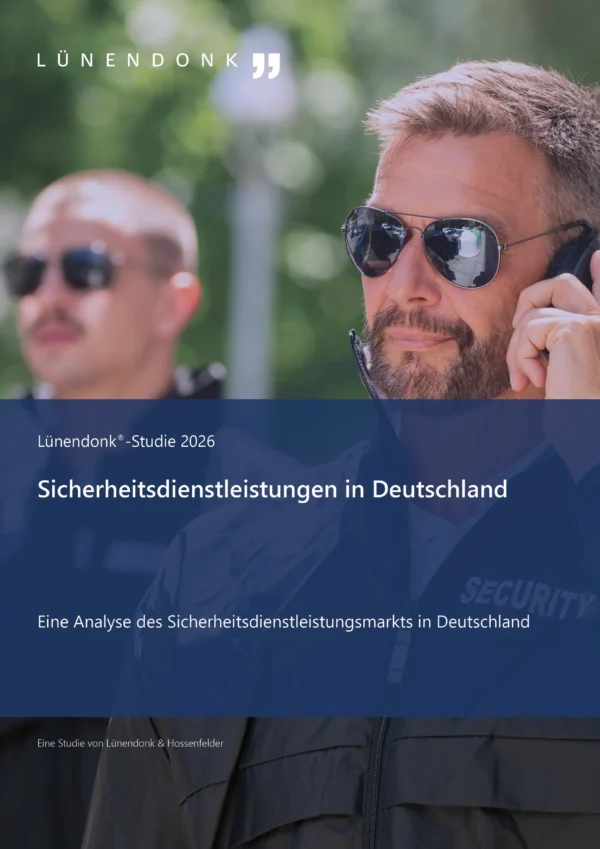 LUE_SEC-Studie_2026_Cover Cover der Lünendonk-Studie 2026 „Sicherheitsdienstleistungen in Deutschland“ mit zwei Sicherheitskräften, darunter der Untertitel „Eine Analyse des Sicherheitsdienstleistungsmarkts in Deutschland“.