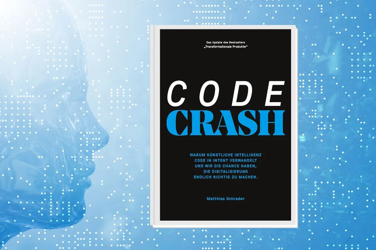 Buchcover „Code Crash" von Matthias Schrader vor einem blauen digitalen Hintergrund mit einem transparenten Gesichtsprofil aus Glas.